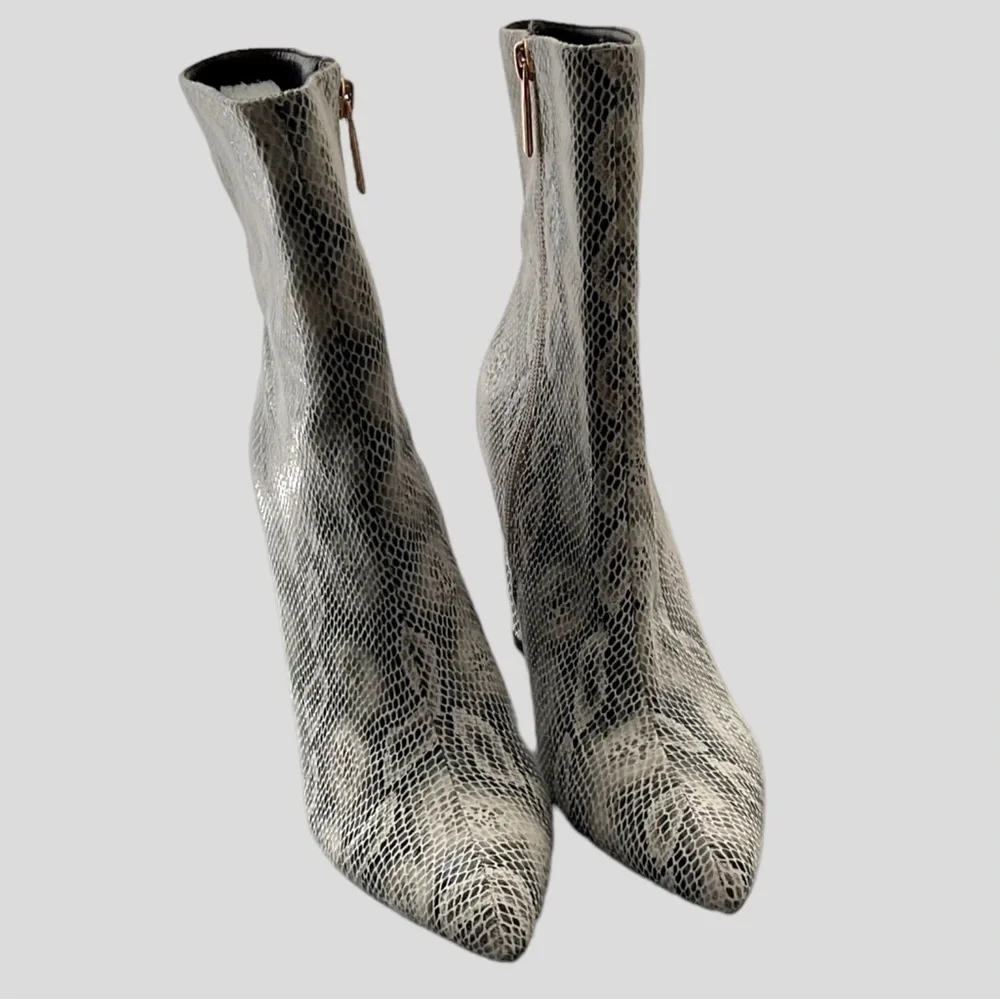 Cape Robbin Chunky Python Block‎ High Heel Bootie Snake Print Size 8.5